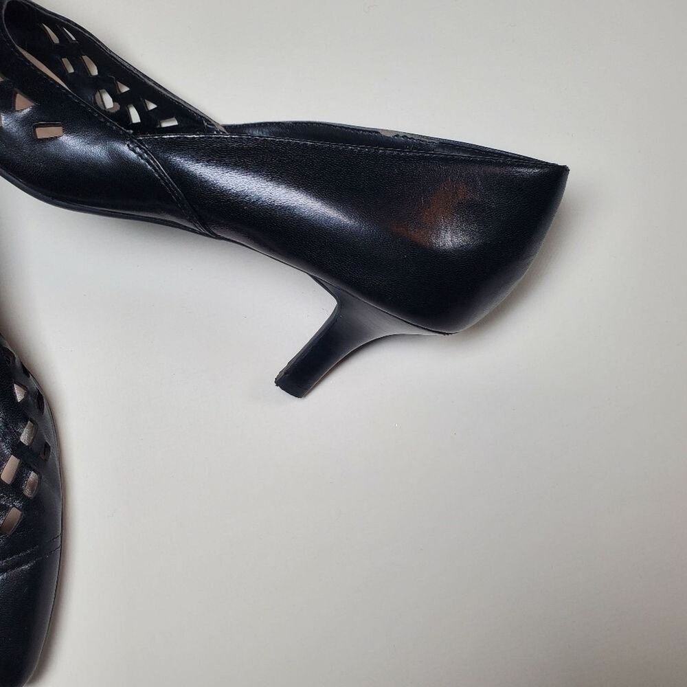 Franco Sarto Heels 7.5 Black Leather Almond Toe Shoes 2.5" Classic Slip-on Pumps - Picture 8 of 9